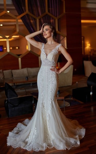 ELEGANTS- DANTEL DETAYLI BALIK FORM