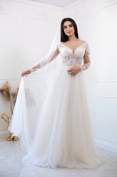 UZUN KOLLU DANTELLİ HELEN FORM GELİNLİK