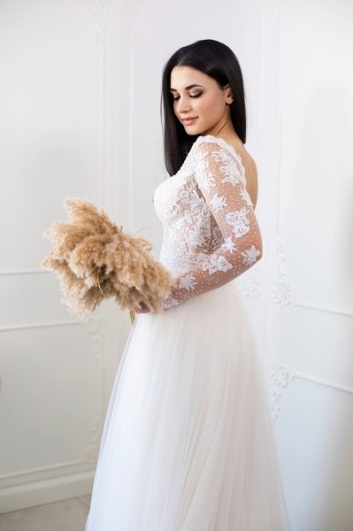 UZUN KOLLU DANTELLİ HELEN FORM GELİNLİK