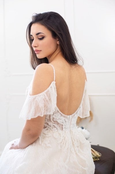 ROMANTİK KOL DETAYLI HELEN GELİNLİK