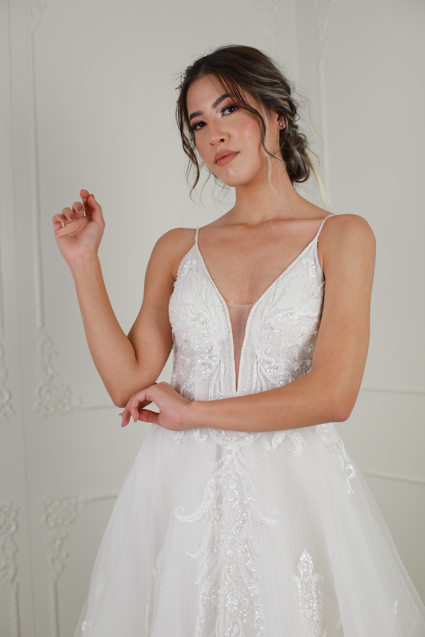 İNCE ASKILI V YAKA HELEN GELİNLİK