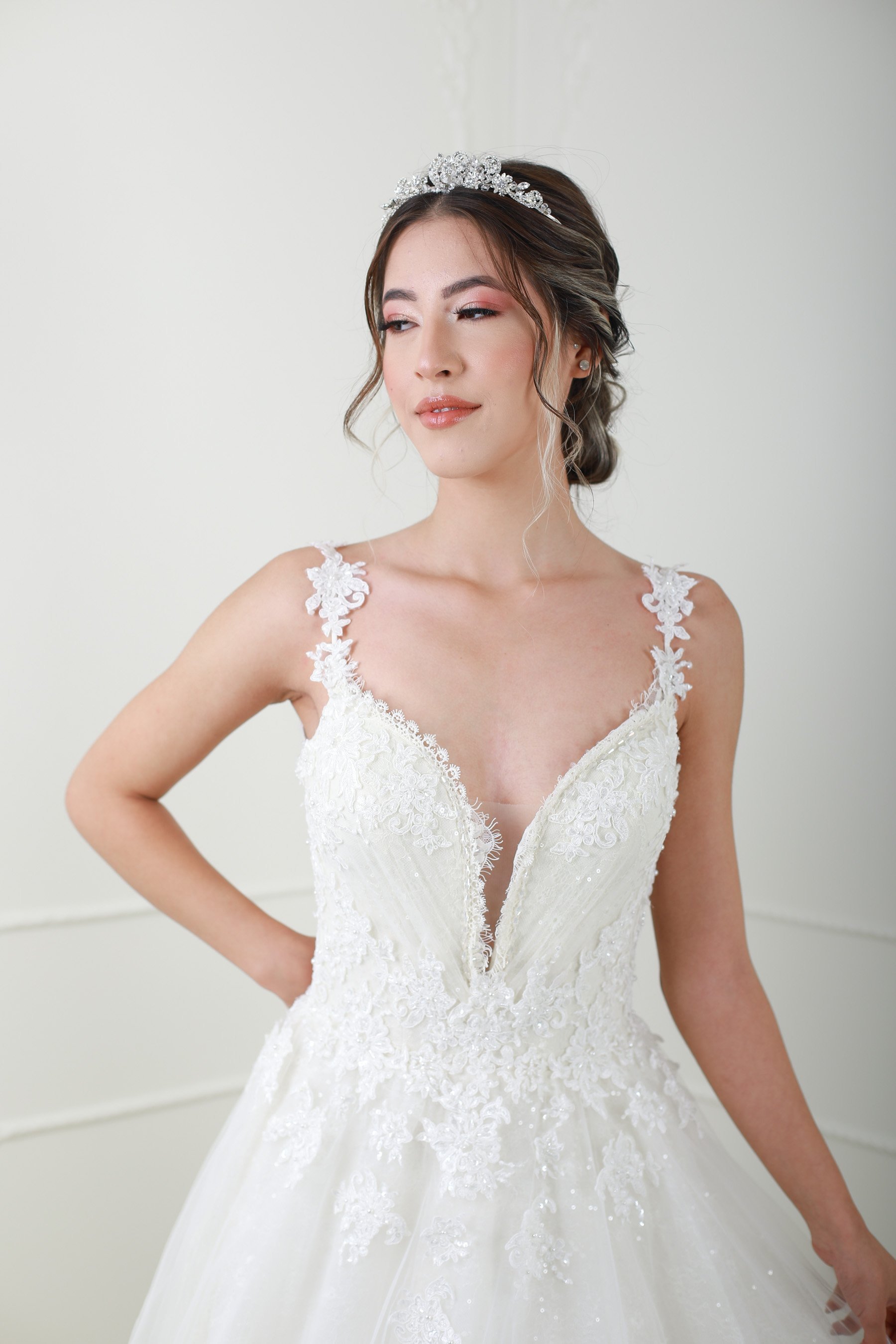 DANTEL ASKI DETAYLI HELEN GELİNLİK